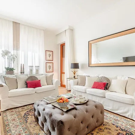 Apartment Graziella, Luxury 2 Bedrooms, Terrace And Private Parking Downtown Lucca