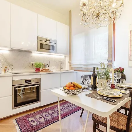 Graziella, Luxury 2 Bedrooms, Terrace And Private Parking Downtown *