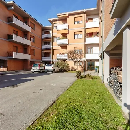 Graziella, Luxury 2 Bedrooms, Terrace And Private Parking Downtown Apartment Lucca