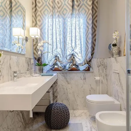 Graziella, Luxury 2 Bedrooms, Terrace And Private Parking Downtown