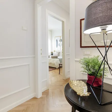 Apartment Graziella, Luxury 2 Bedrooms, Terrace And Private Parking Downtown Lucca