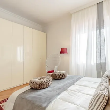 Apartment Graziella, Luxury 2 Bedrooms, Terrace And Private Parking Downtown