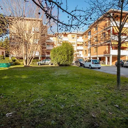 Graziella, Luxury 2 Bedrooms, Terrace And Private Parking Downtown Apartment Lucca