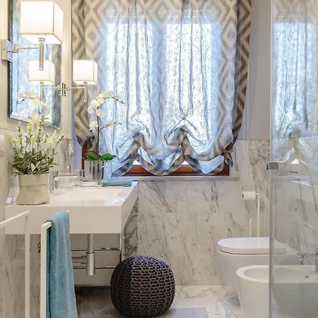 Graziella, Luxury 2 Bedrooms, Terrace And Private Parking Downtown *